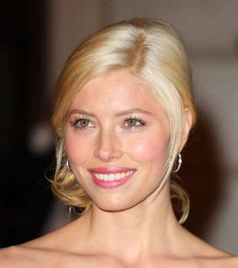 2009...عام الشعر الأشقر مع جيسيكا بيال