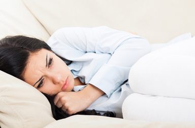 ياسمينة تتذكر: كيف تعالجين ألم المعدة في المنزل؟