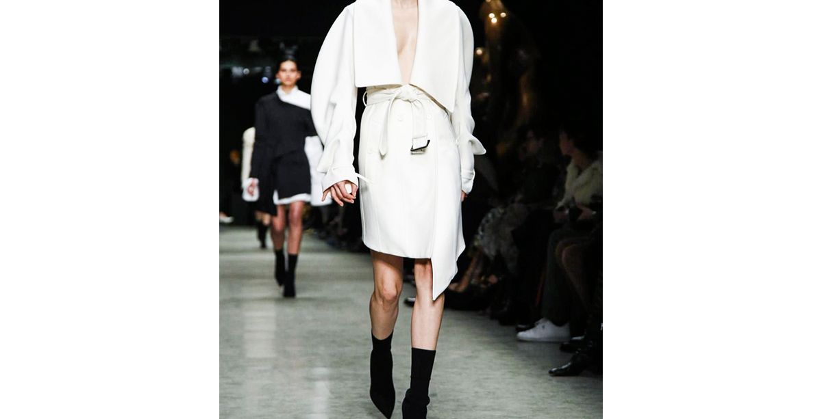 تعرفي على إطلالاتي المفضلة من عرض أزياء علامة بربري لخريف وشتاء 2017-2018