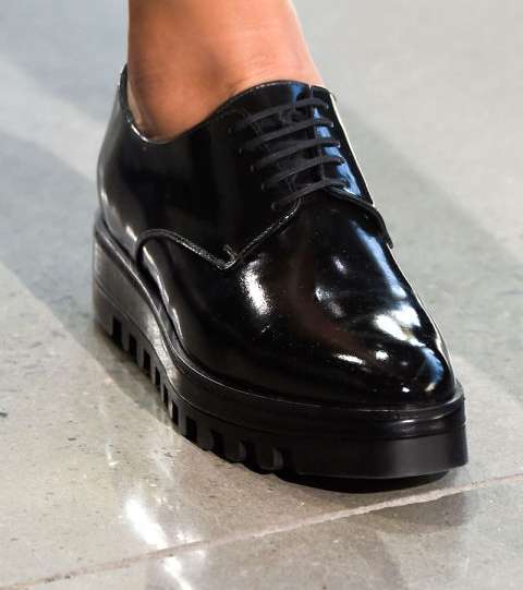 حذاء كالفن كلاين باسلوب الـ Platform Wedges