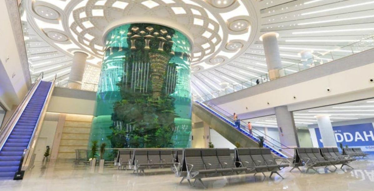 أكبر حوض للأسماك على مستوى العالم في مطار الملك عبد العزيز بجدة