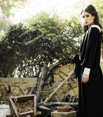 تصفّحي بالصور أجمل موديلات عبايات الكتف!