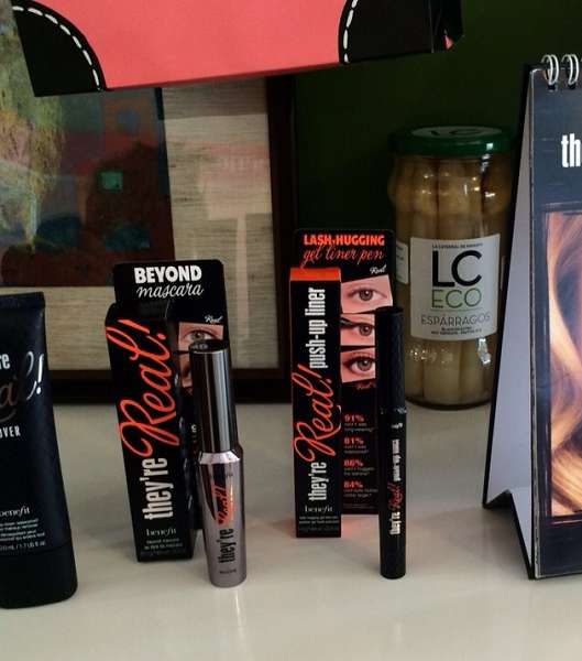 عرض لمستحضرات التجميل الحديثة من Benefit