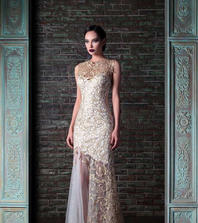 التنورة الضيّقة تحضر مجموغة فساتين رامي قاضي البيضاء