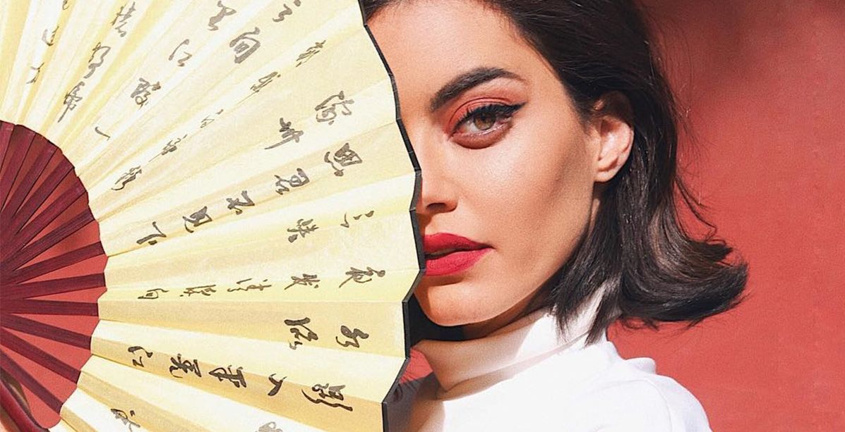 كارن وازن باطلالتين في مناسبتين مختلفتين ولكن بقصة فستان واحدة ولونين مختلفين