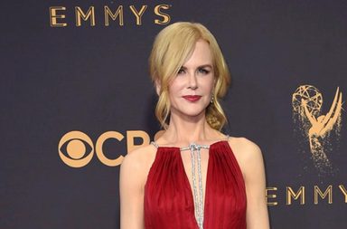 أبرز إطلالات ماكياج وشعر النجمات في حفل Emmy Awards 2017
