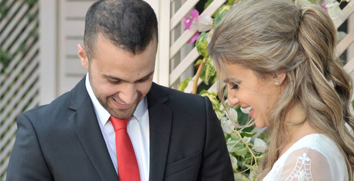 إطلالة عصرية للأميرة يوم عقد قرانها