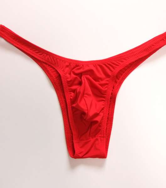 سترينغ الـ thongs من موديلات السراويل الداخلية الابرز