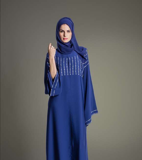 عباية باسلوب القفطان من حناين وسواروفسكي لشهر رمضان المبارك