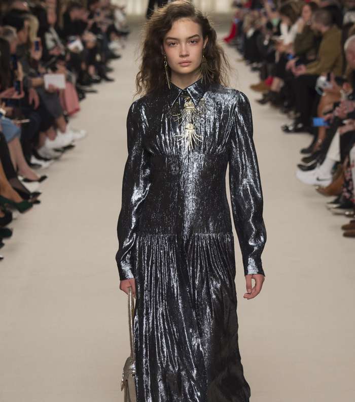 موضة الفستان الميتاليكي من لانفان Lanvin لشتاء 2017