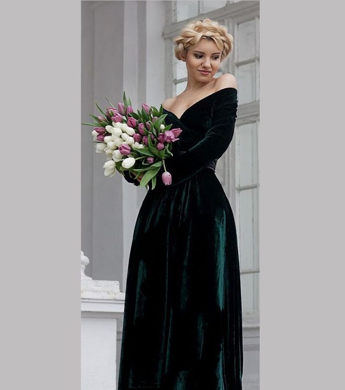 صور اروع فستان مخمل طويل