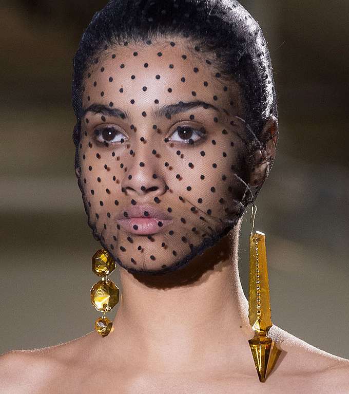 صيحة البرقع تعود مع Maison Martin Margiela