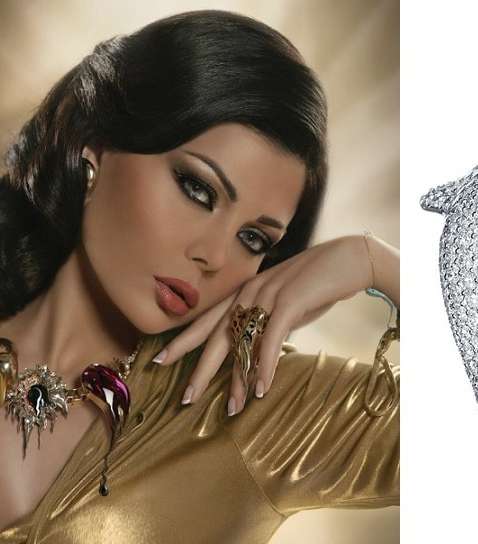 مجموعة من المجوهرات على شكل حيوانات