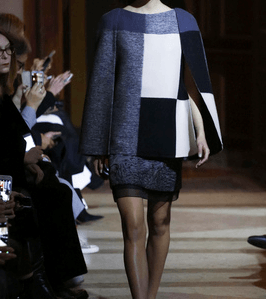 موضة الفساتين بالقصة المستقيمة والـ Color Blocks من كارولينا هيريرا