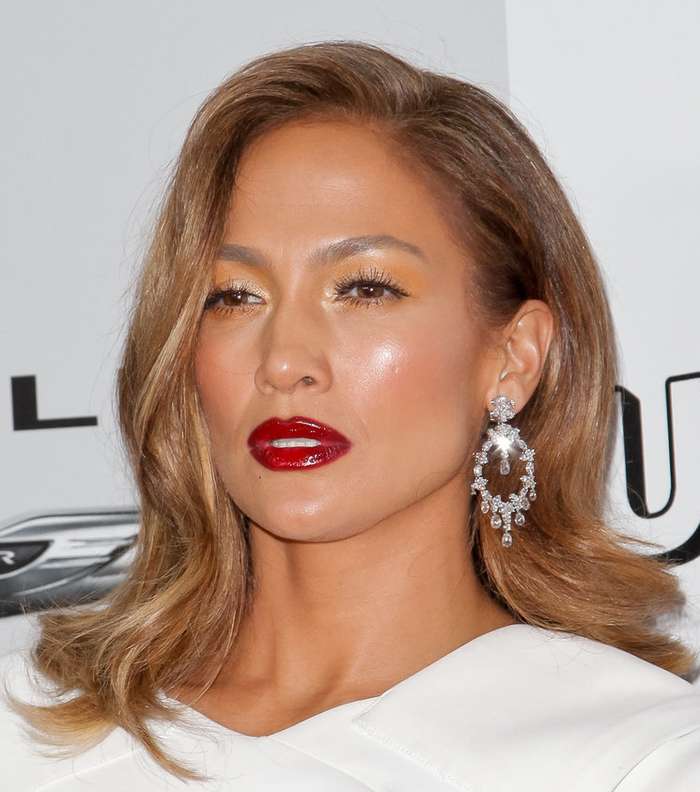 البشرة اللامعة مع جنيفر لوبيز