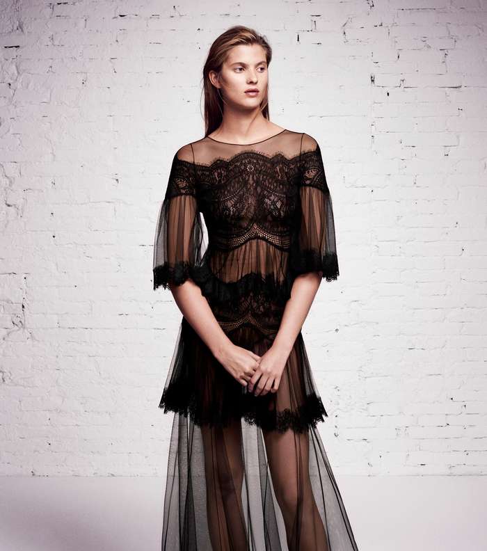 موضة فستان الدانتيل الشفاف من مجموعة Blumarine Resort 2016