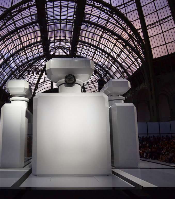 إكتشفي ديكور CHANEL الرائع لخريف وشتاء 2009