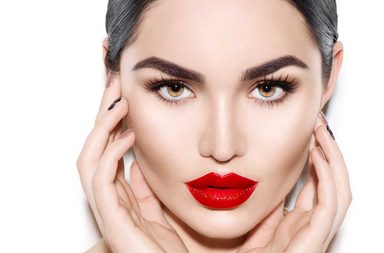 حيل لثبات احمر الشفاه لساعات طويلة