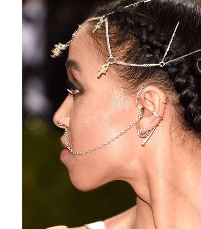 صيحات تجميل برز نجمها في حفل الميت غالا بالصور