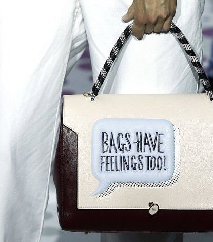 حقيبة من تصميم Anya Hindmarch لربيع وصيف 2015