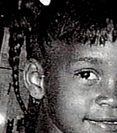 صور: والدة ويتني هيوستن تفضح خبايا حياة النجمة الراحلة في كتاب