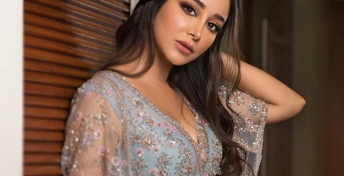  الفنانة السعودية أسيل عمران تكشف سبب توقفها عن الغناء 
