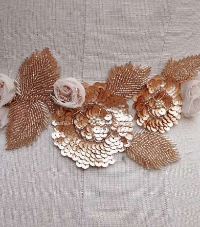 حزام من الباييت يلّف ثوبك الأبيض