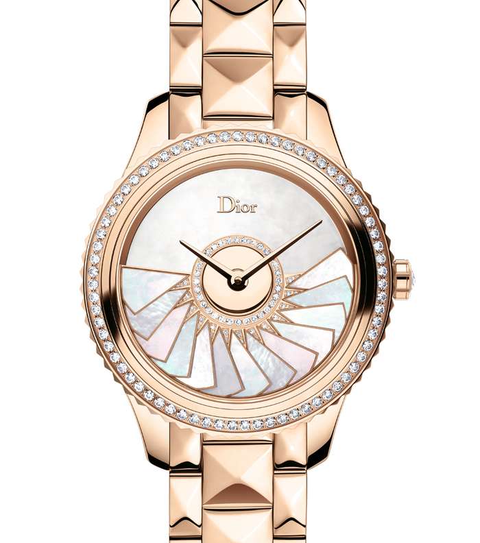 من ديور، إليك ساعة DIOR VIII GRAND BAL “PLISSÉ SOLEIL المميزة