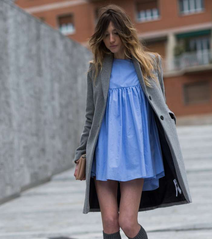 موضة الفستان الواسع باسلوب القميص مع المعطف الماكسي من شوارع ميلانو