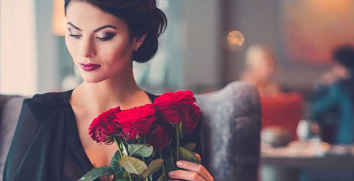 لماذا ينجذب الرجل الى المرأة التي تكبره سناً؟