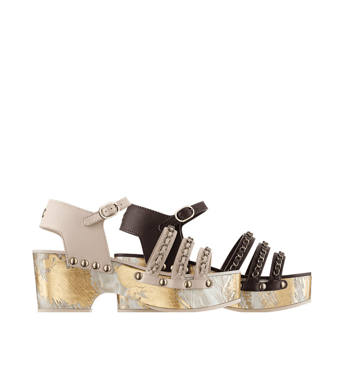 احذية الصنادل بكعب الـ Wedge من CHANEL من مجموعة كروز 2016