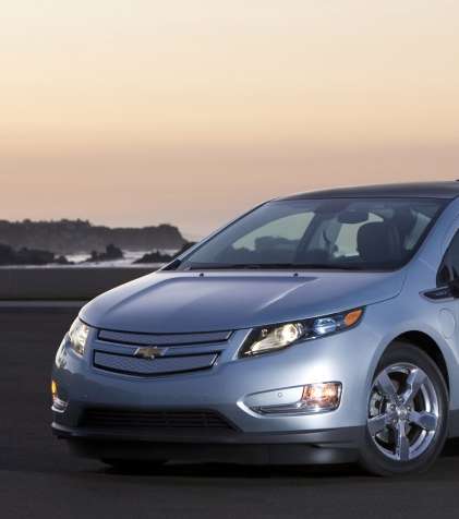 2011 Chevrolet Volt سيارة صغيرة الحجم بخصائص خارقة