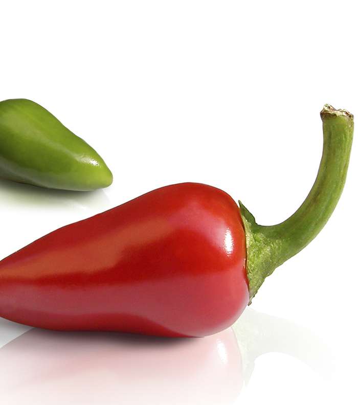 الفلفل الحارّ، نجم الفيتامين سي، 100 غرامات منه تحتوي على 242 mg. ولكن من سيتطيع تقبّل هذه الكمية بشكل يوميّ؟