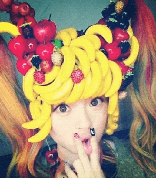 النجمة اليابانية مع قبعة الفواكه