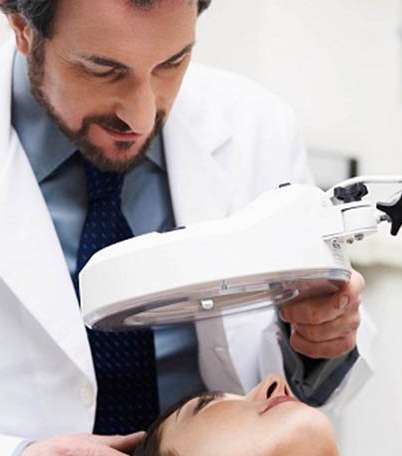 الدكتور David Orentreich خبير الجلد لدى Clinique