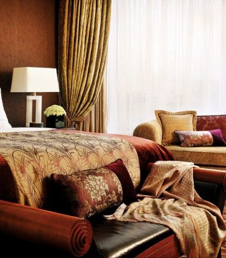 العنابي والذهبي تاج الفخامة