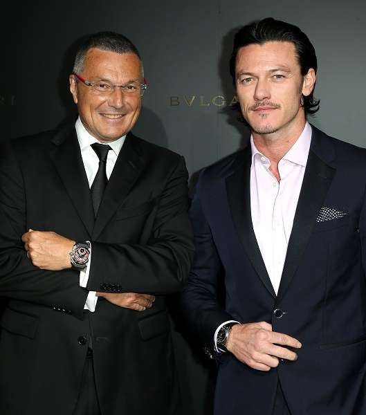 حضور الممثل لوك ايفانز حفل إطلاق مجموعة Bulgari الحديثة
