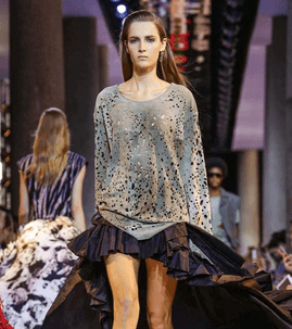 موضة الفساتين بالقصة غير المستقيمة من روبيرتو كافالي لصيف 2016