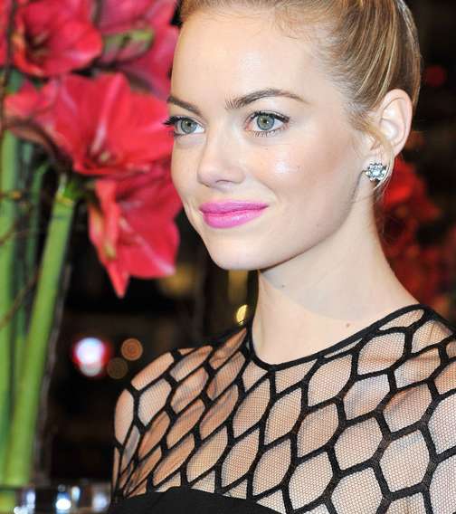 أناقة الشعر والماكياج مع 5 نجمات