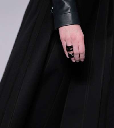 عرض لمجموعة مجوهرات Atelier Swarovski by Viktor & Rolf