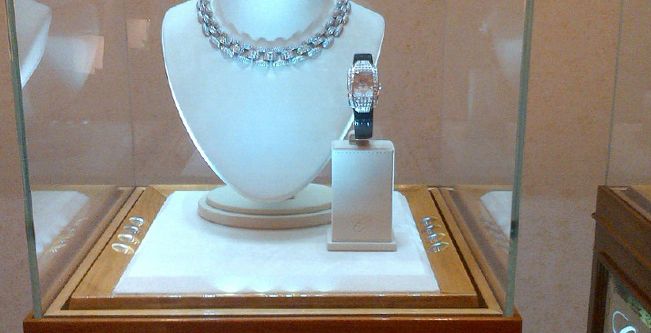 Chopard تكرّم السينما الايطالية بساعات La Strada