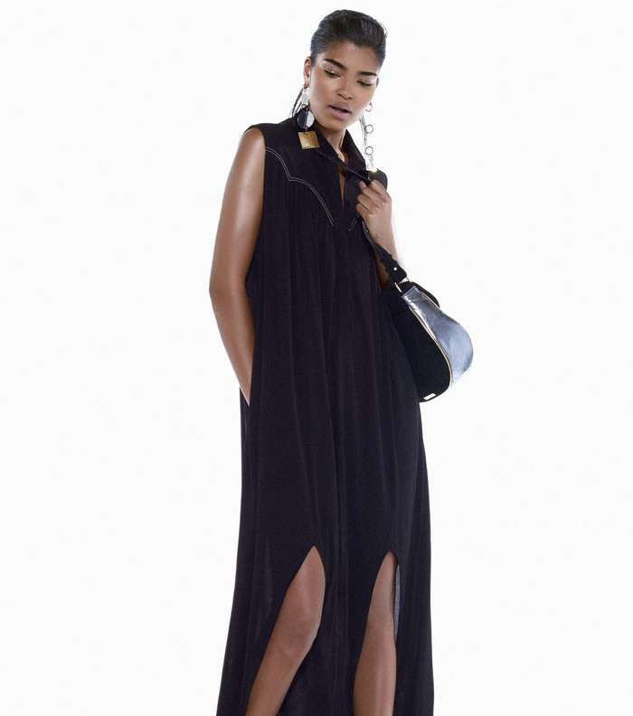 موضة الفستان بالشق الطويل من BCBG