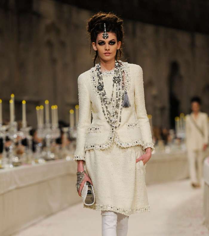 أزياء شانيل الأنيقة