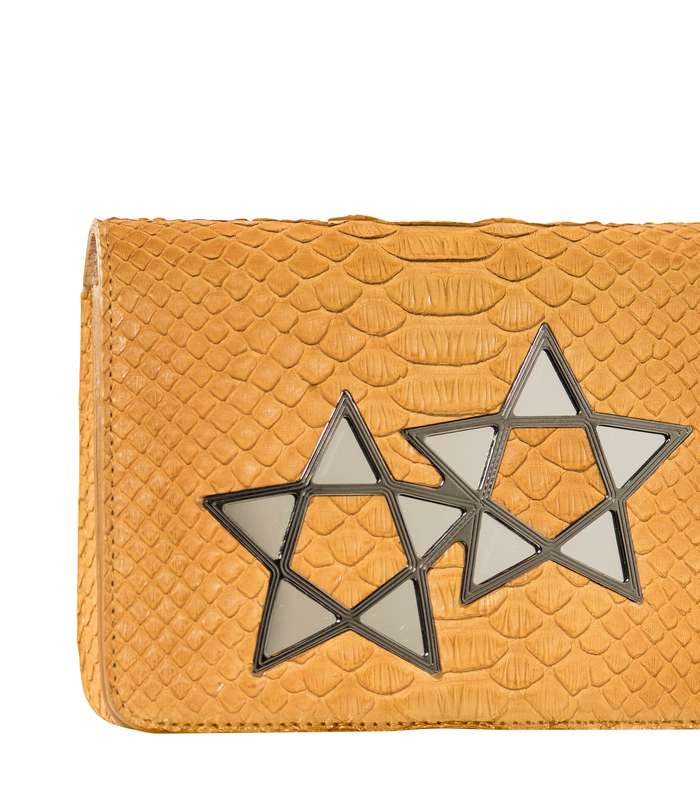 كلاتش اماندا نافاي الميتاليكي من متجر بلومينغديلز لاطلالة العيد