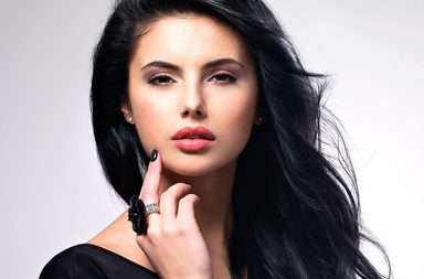 حلول لأكثر مشاكل البشرة شيوعاً الخاصة بالمرأة العربية 