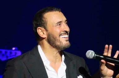 سنوات العزوبية الطويلة انتهت بالخطوبة: هذه هي النساء التي مرّت في حياة كاظم الساهر!