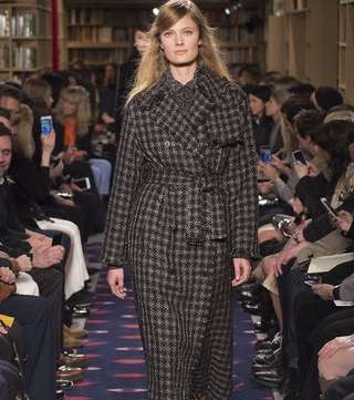 اختاري لشتاء 2016، المعطف الطويل المقطع من كلوي