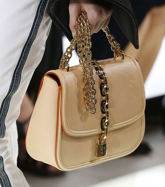 حقيبة لويس فويتون الكلاسيكية مع السلسال المعدني لصيف 2018