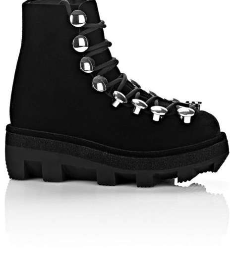 اختاري لشتاء 2016 حذاء الكسندر وانغ باسلوب المحارب