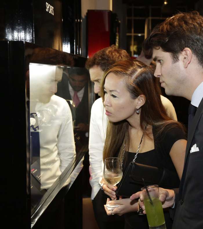 الحضور يكتشف أجمل الساعات في معرض جائزة جنيف الكبرى للساعات الفخمة